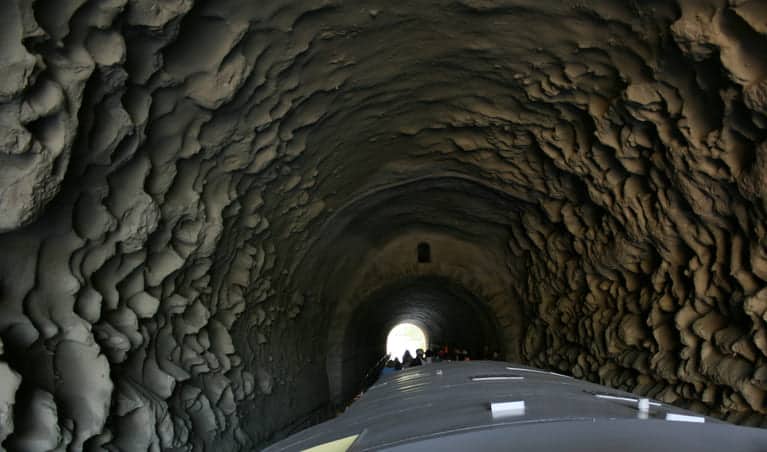 Le tunnel du Malpas en péniche